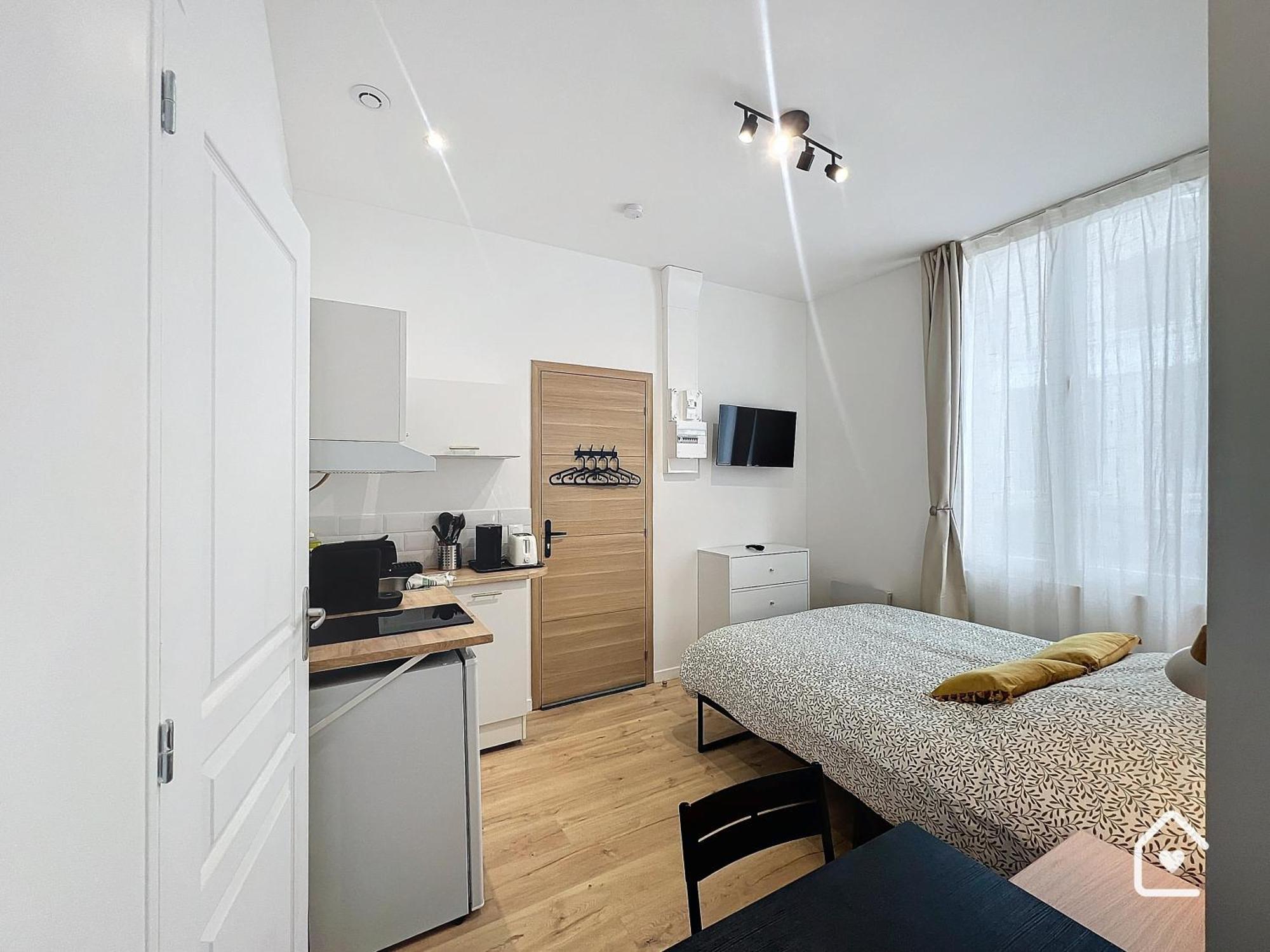 Studios - 1 Min Gare Chatellerault - Entree Autonome - Esterno foto